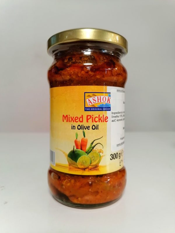 mixed veg pickle in olive oil